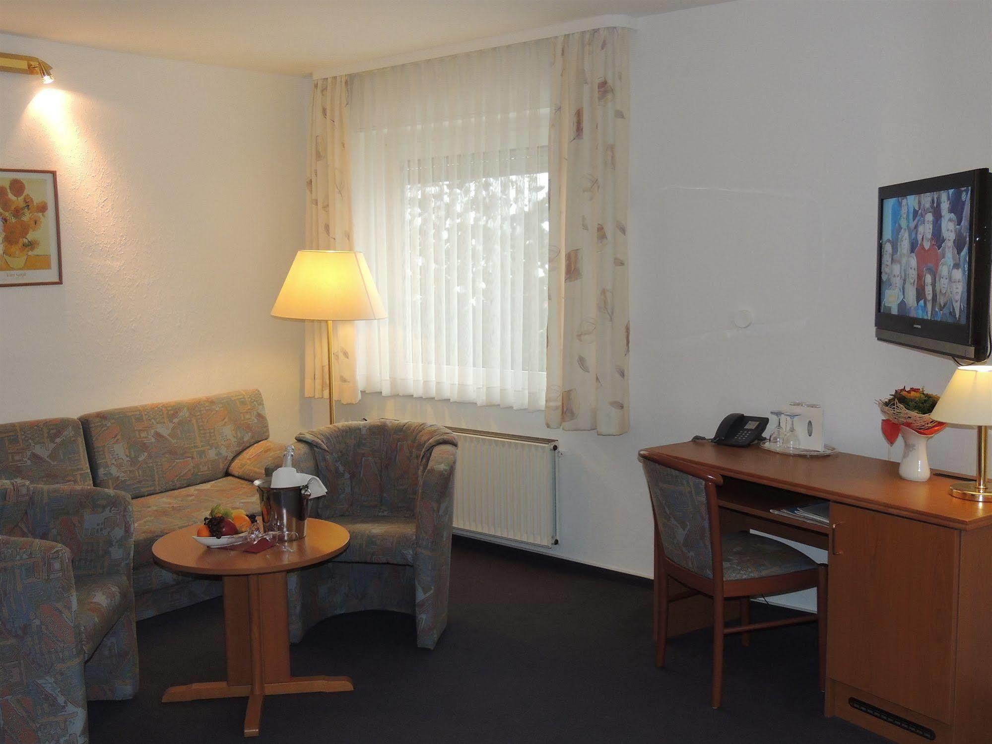 Hotel-Restaurant Zum Roeddenberg Osterode am Harz 외부 사진