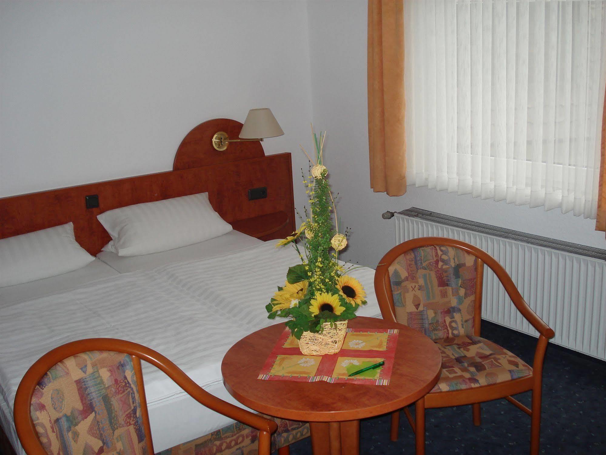 Hotel-Restaurant Zum Roeddenberg Osterode am Harz 외부 사진